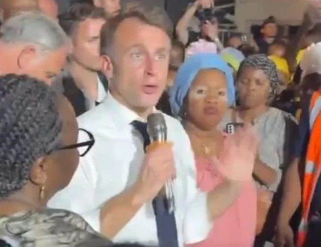 Macron pierde los papeles en su visita a Mayotte: &quot;Si esto no fuera Francia, estaríais 10.000 veces más en la mierda&quot;