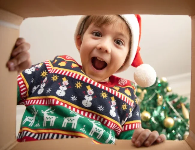 Este es el terrible efecto que provoca en tu hijo recibir más de 4 regalos