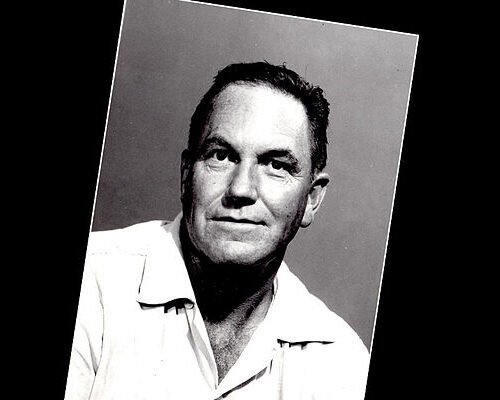 Me ha costado solo 39 años de espera y esfuerzos que mi escritor favorito vuelva a ser publicado en España