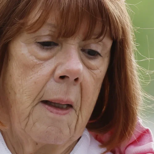 Gisèle Pelicot describe en sus memorias el impacto que le produjo verse en imágenes de la Policía como una «muñeca de trapo»