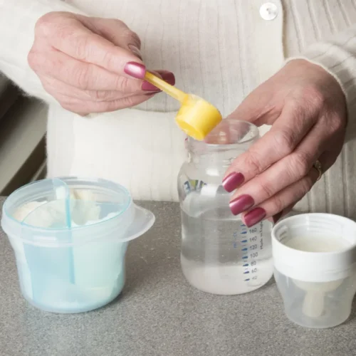 Muere un tercer bebé en Francia tras consumir leche de fórmula contaminada