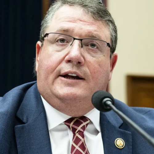 El congresista republicano Randy Fine desata la polémica por comparar a los musulmanes con perros