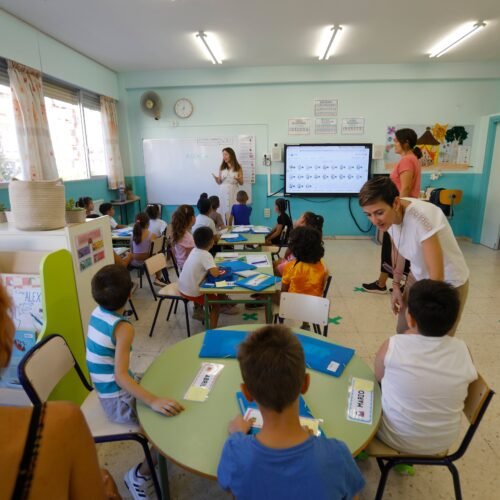 ¿Por qué no se considera a los profesores (y menos a las maestras) expertos educativos?