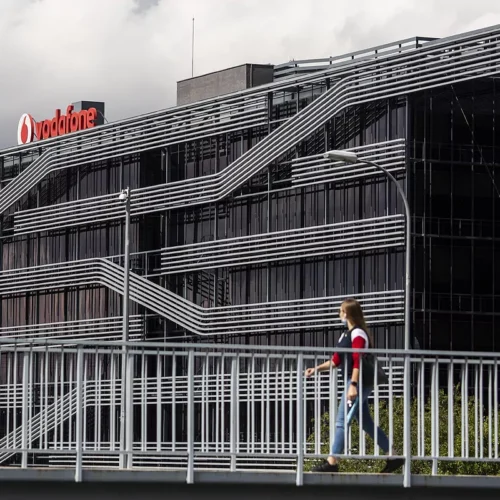 Vodafone España entra también en el cotizado mercado de las eSims para viajes