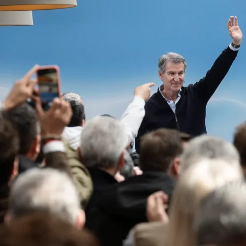 Feijóo y Abascal miden fuerzas: de la «estafa» a la «espantada»