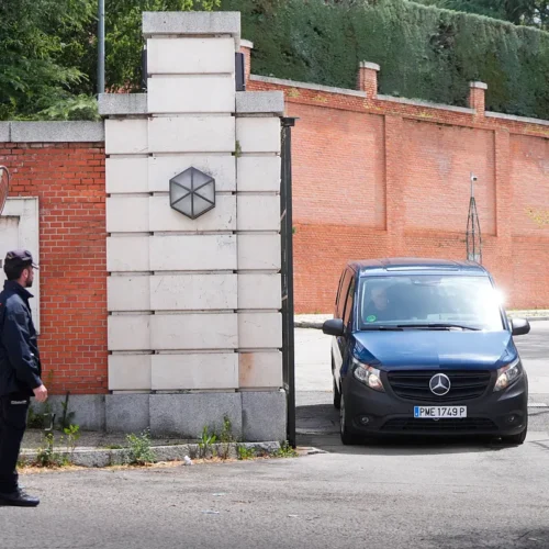 El CGPJ rechaza archivar ya las quejas de Bolaños contra el juez Peinado y ordena completar la investigación