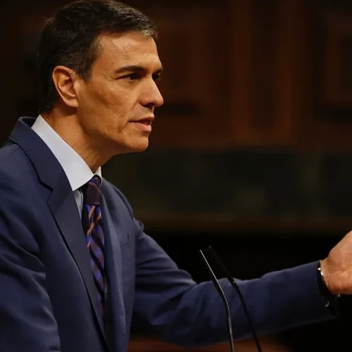 Sánchez se dirige a la militancia socialista para reafirmarse en el ‘no a la guerra’: «Hoy hay mucha gente que se siente orgullosa de nuestro país»