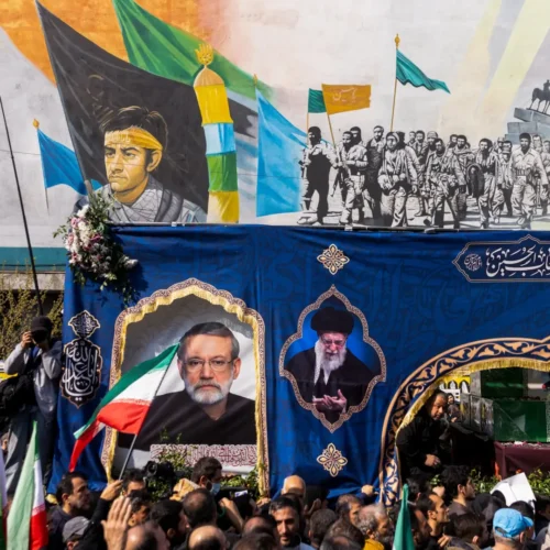 Israel replica en Irán la eliminación gradual de su cúpula como hizo con Hamás y Hezbolá para allanar una revuelta contra el régimen