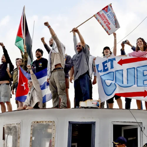 La ‘flotilla cubana’ llega a La Habana con ayuda humanitaria