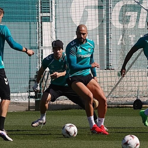 Amrabat y Natan, en la lista de convocados para la ‘final’ ante el Panathinaikos