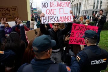 Diez neonazis detenidos por desórdenes en la manifestación del 8-M en Madrid