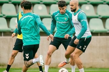 Amrabat se entrena parcialmente con el grupo