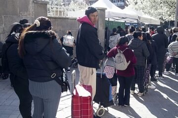Padres que crían en solitario, el nuevo rostro de la precariedad
