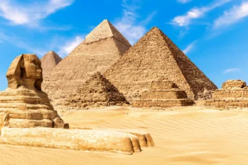 ¿Hay una segunda esfinge bajo Giza? El hallazgo de una «estructura masiva» a 50 metros bajo tierra reabre el debate