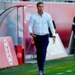 El Sevilla FC destituye a Luci Martín como técnico del filial