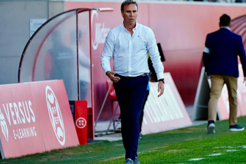 El Sevilla FC destituye a Luci Martín como técnico del filial