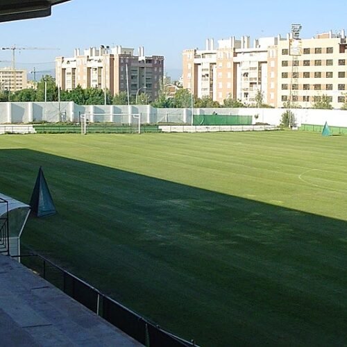 Compra-venta de clubes en el fútbol de barro, un caramelo envenenado