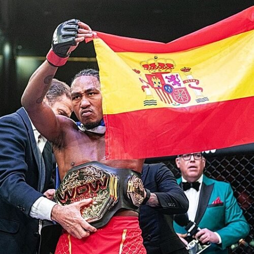 Brian Hooi vuelve a dar la campanada en WOW: noquea a Colombo ante casi 10.000 personas