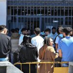 Arranca la regularización masiva de migrantes con críticas de los agentes de la Policía al Gobierno