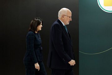 Mercadona baja el precio de 100 productos de la cesta de la compra, entre ellos leche, aceite y patatas