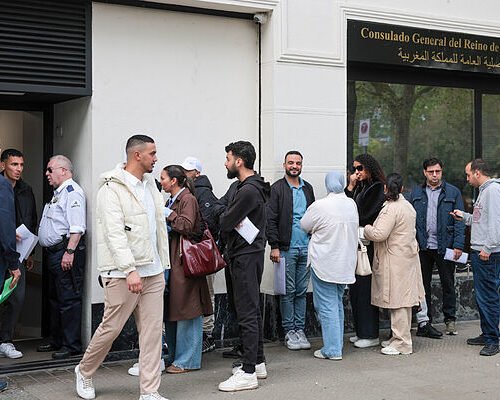 Tener personas a cargo, dificultad de acceso a empleo o carecer de ingresos suficientes: factores de vulnerabilidad para acceder a la regularización masiva de Sánchez