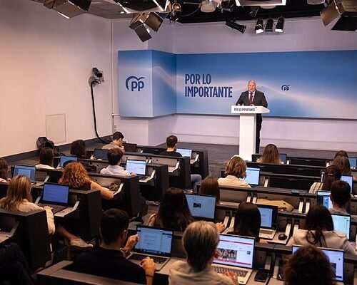 El PP saca pecho por el acuerdo con Vox en Extremadura: «Se puede conseguir una investidura sin amnistiar a delincuentes ni romper el principio de igualdad»