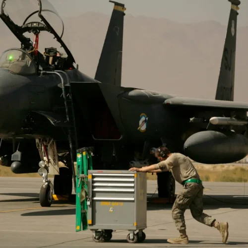 Guerra en Irán, en directo | EEUU e Irán buscan a toda costa al piloto desaparecido del primer caza derribado por Teherán, que ofrece una recompensa