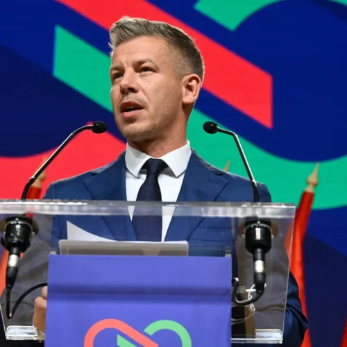 Magyar anuncia el cierre de los informativos en los medios públicos «propagandísticos» para borrar la influencia de Orbán