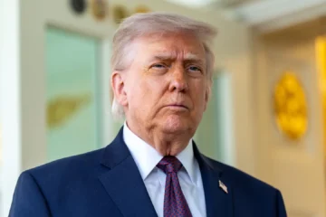 Trump, tras defender Meloni al papa León XIV: «La inaceptable es ella, porque no le importa si Irán tiene un arma nuclear»