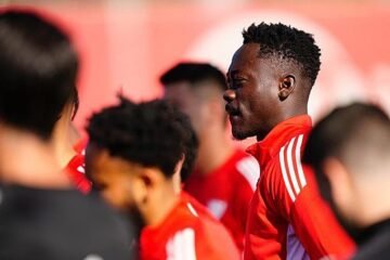 García Plaza examina a los internacionales del Sevilla FC