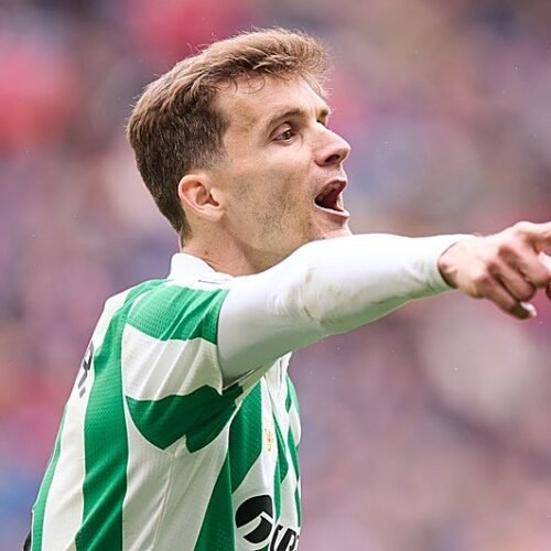 Diego Llorente, sobre el penalti en el Osasuna – Betis: «Creo que se premia tocar el balón antes sin ninguna intención de jugar; es un poco frustrante,  deben revisarlo»
