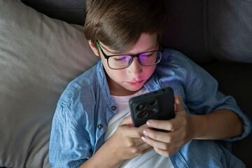 Este es el tiempo al día que tiene que pasar tu hijo al aire libre para evitar la miopía