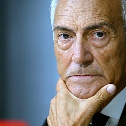 Dimite el presidente de la federación italiana de fútbol tras quedarse fuera del Mundial