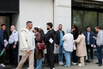 España abre el plazo para la regularización de 500.000 inmigrantes