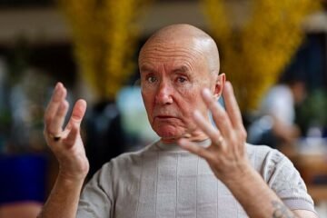 Irvine Welsh: «¿Qué producen las corporaciones con sus beneficios? Mierda. Películas de mierda, libros de mierda, televisión de mierda»