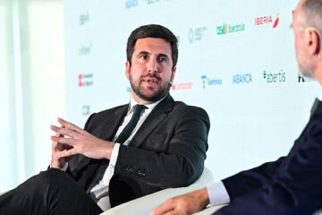 Andbank España no teme a Florentino Pérez y concede finalmente el aval a Riquelme para pelear por el Real Madrid