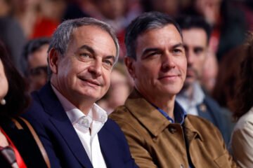 Altos cargos del PSOE alertan de la «bomba atómica» sobre Sánchez: Zapatero ejercía como jefe de Gabinete de facto