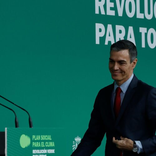 Sánchez se refugia en su agenda internacional para intentar trasladar normalidad en plena tormenta por el caso Zapatero y la citación de Peinado a su mujer