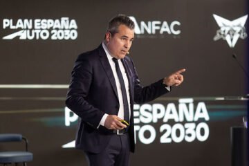 Indra rebaja más de un 20% la posible indemnización por cese de Recasens y le prepara un sueldo por debajo del de De los Mozos