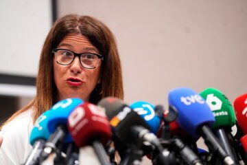 Leire apuntó a Sánchez como la X de las ‘cloacas del PSOE’ en una nota manuscrita: «Sólo cuando ocurre lo de Begoña nos reciben»