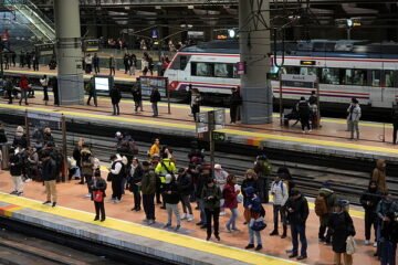 La Comisión Europea advierte al Gobierno de que deberá garantizar la indemnización a los viajeros por los retrasos del caos ferroviario