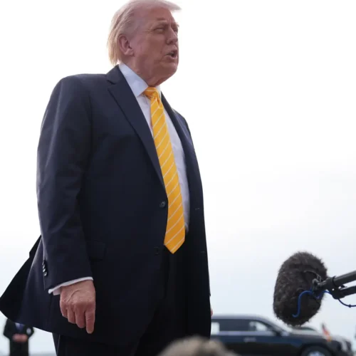 Trump agrava su ruptura con Europa al asegurar que EEUU va a retirar «mucho más de 5.000» soldados de Alemania