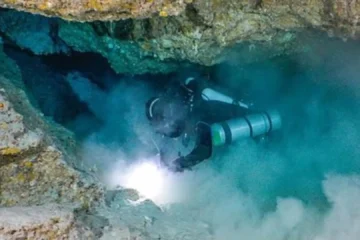Publican las primeras imágenes del interior de las cuevas de las Maldivas donde murieron cinco buzos italianos