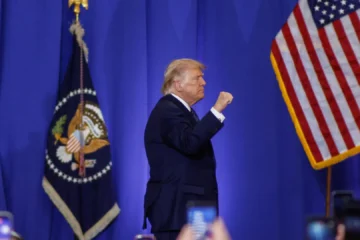 ¿Bombardeo inminente sobre Irán? Trump no va a la boda de su hijo porque ve «importante permanecer en Washington»