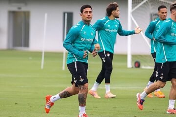 El Betis le comunica a Chimy Ávila que aplicará la cláusula de desvinculación de su contrato