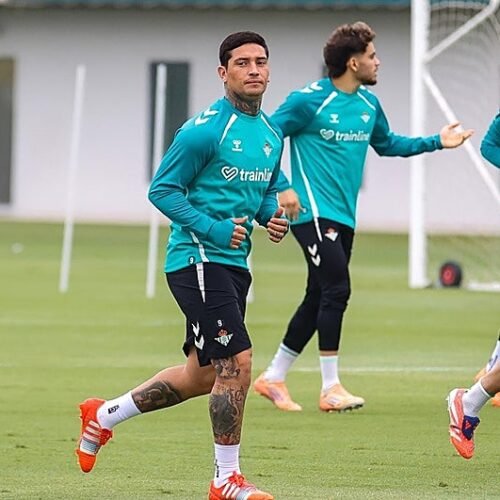El Betis le comunica a Chimy Ávila que aplicará la cláusula de desvinculación de su contrato
