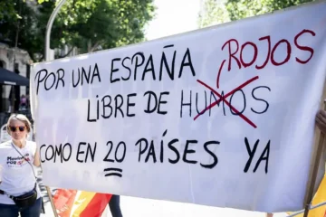 Miles de personas piden la dimisión del presidente del Gobierno: «Pedro Sánchez, hijo de puta»