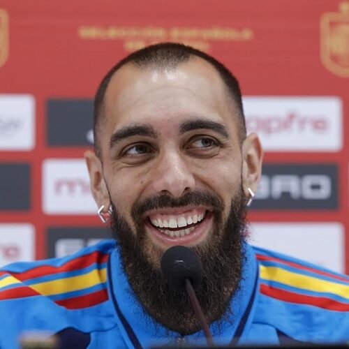 Borja Iglesias, el ‘abuelo’ de la selección y amante del Mario Kart