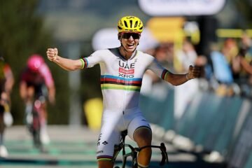 Pogacar conquista en Les Angles una etapa durísima y el maillot amarillo