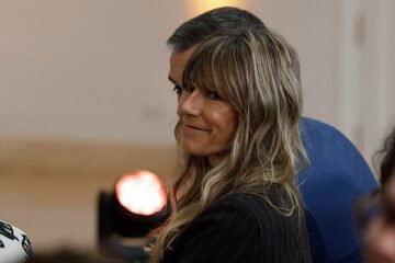 Begoña Gómez ya tiene su pasaporte, tras recogerlo la procuradora en el juzgado